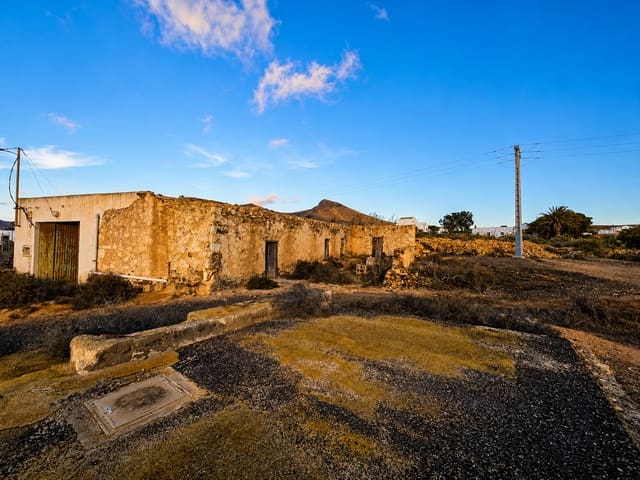 1 bedroom Finca/Country House for sale in La Ampuyenta, Puerto del Rosario - € 165,000 (Ref: 9842130)