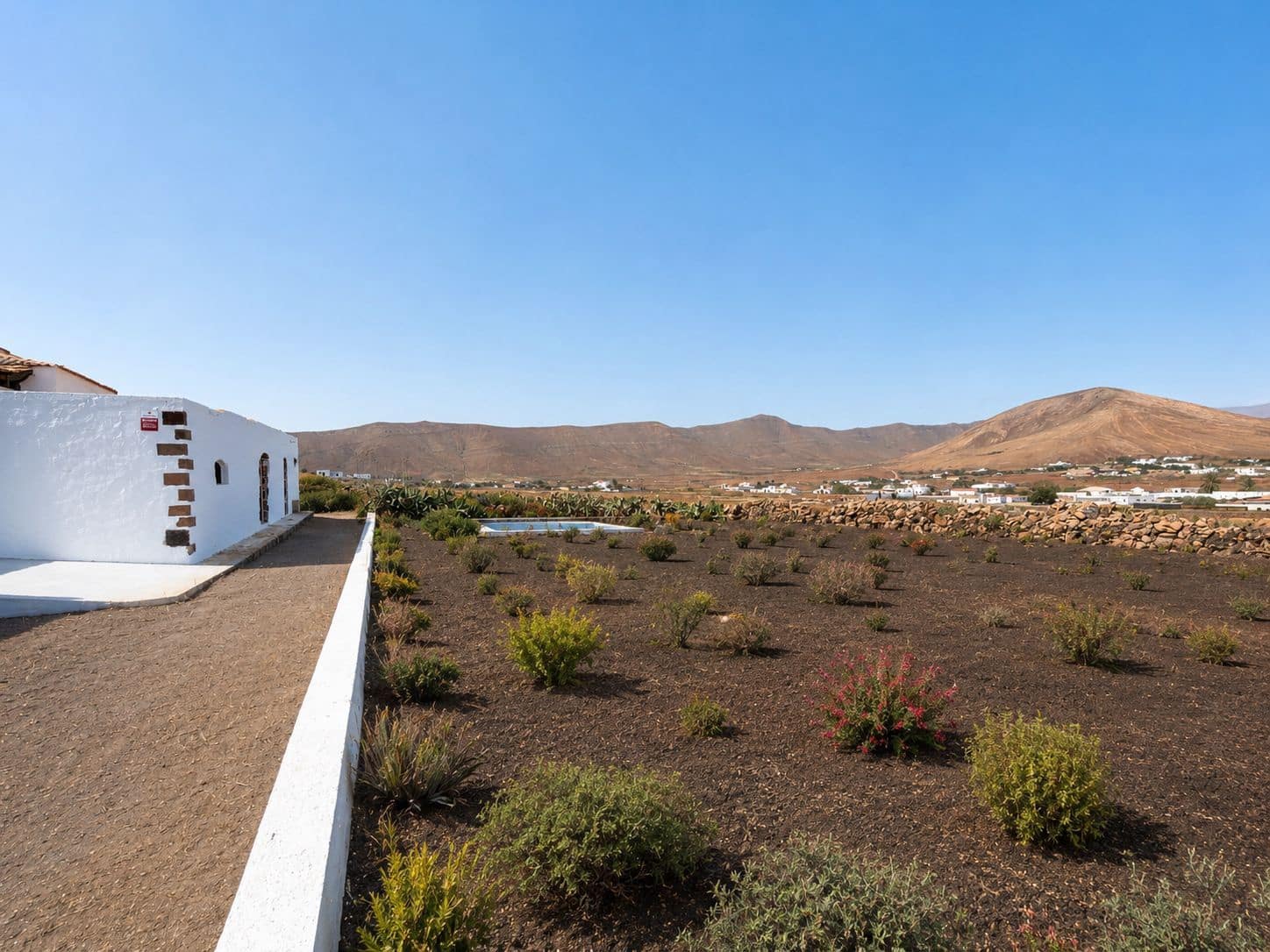 5 bedroom Townhouse for sale in Tetir with garage - € 980,000 (Ref: 9849005)
