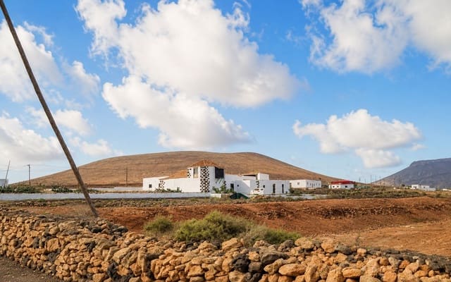 Casa de 5 habitaciones en Tetir, Puerto del Rosario en venta con garaje - 980.000 € (Ref: 9849005)