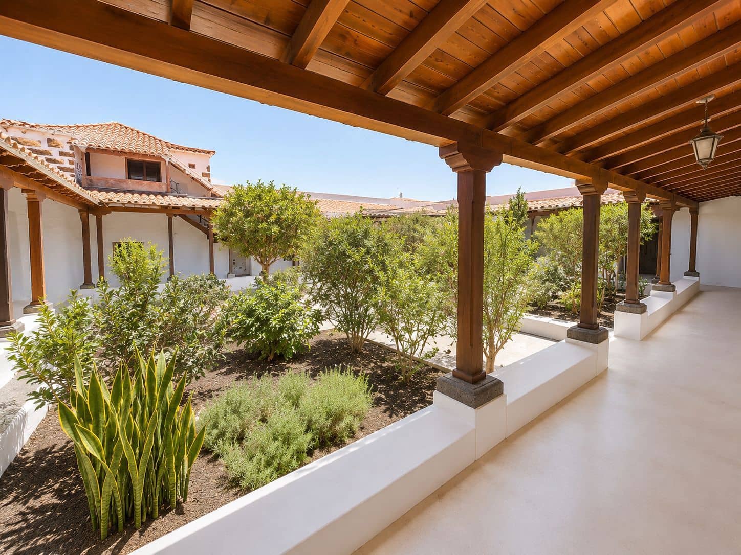 5 bedroom Townhouse for sale in Tetir with garage - € 980,000 (Ref: 9849005)