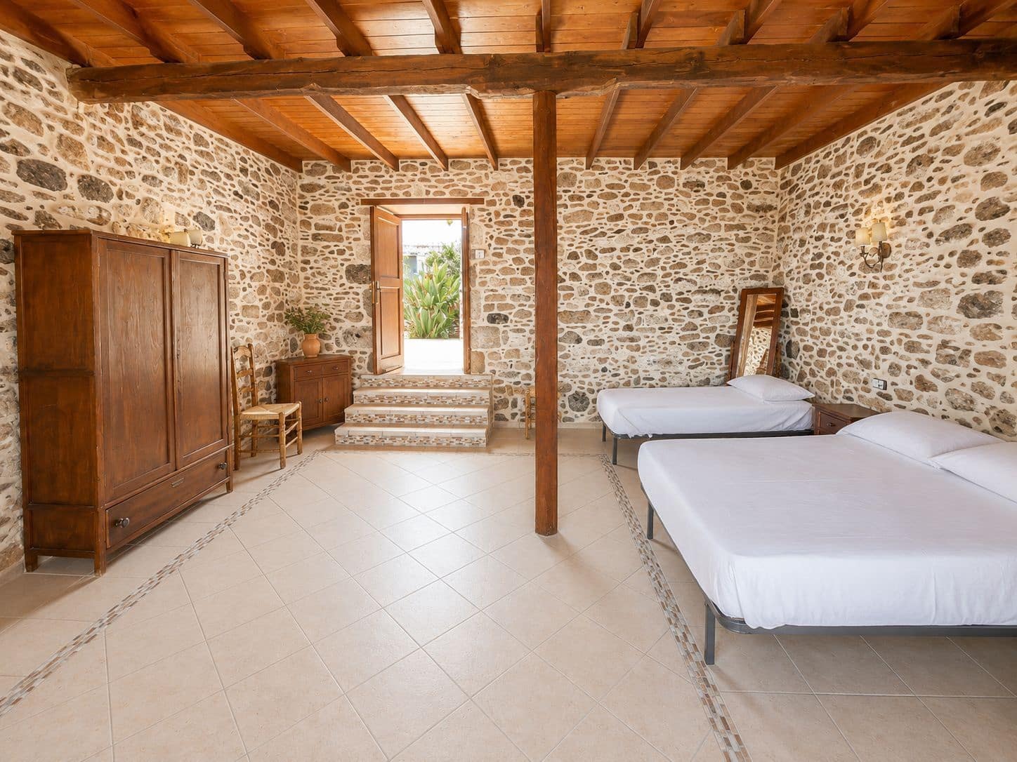 5 bedroom Townhouse for sale in Tetir with garage - € 980,000 (Ref: 9849005)