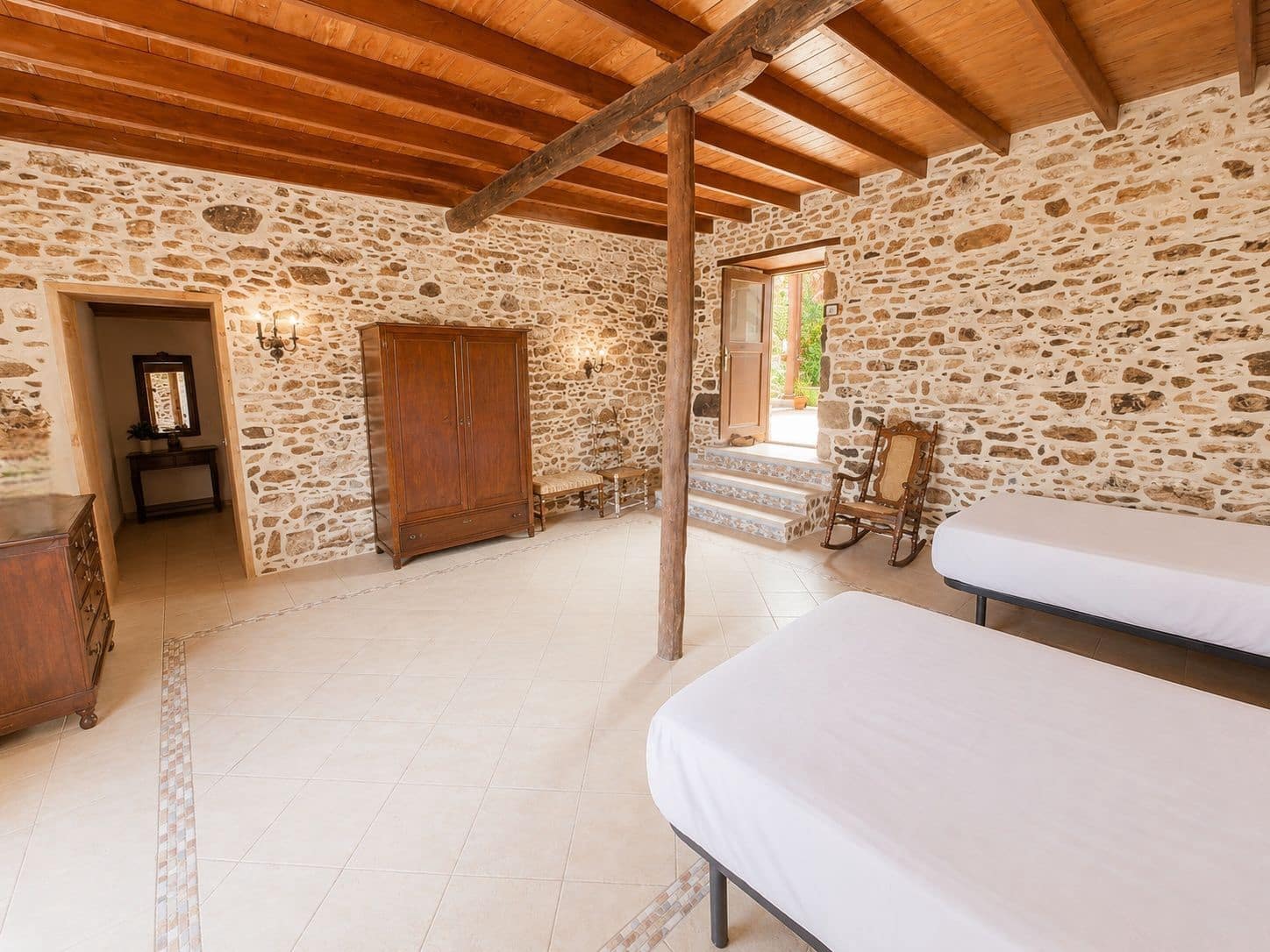 5 bedroom Townhouse for sale in Tetir with garage - € 980,000 (Ref: 9849005)
