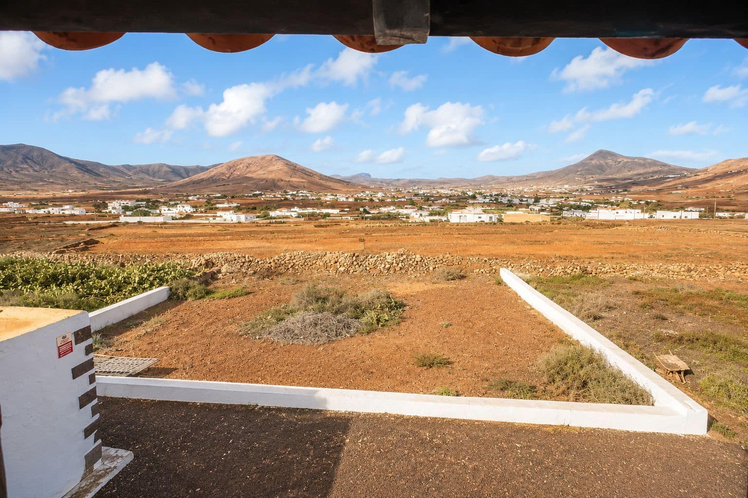 5 bedroom Townhouse for sale in Tetir with garage - € 980,000 (Ref: 9849005)