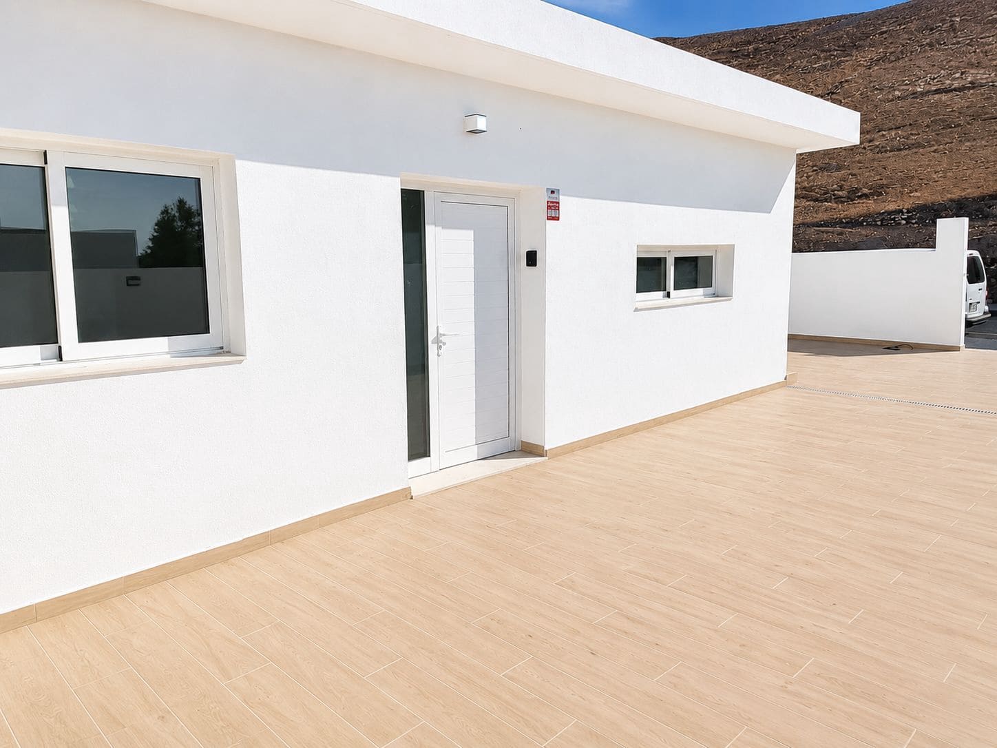 2 bedroom Townhouse for sale in Gran Tarajal with garage - € 350,000 (Ref: 9854927)