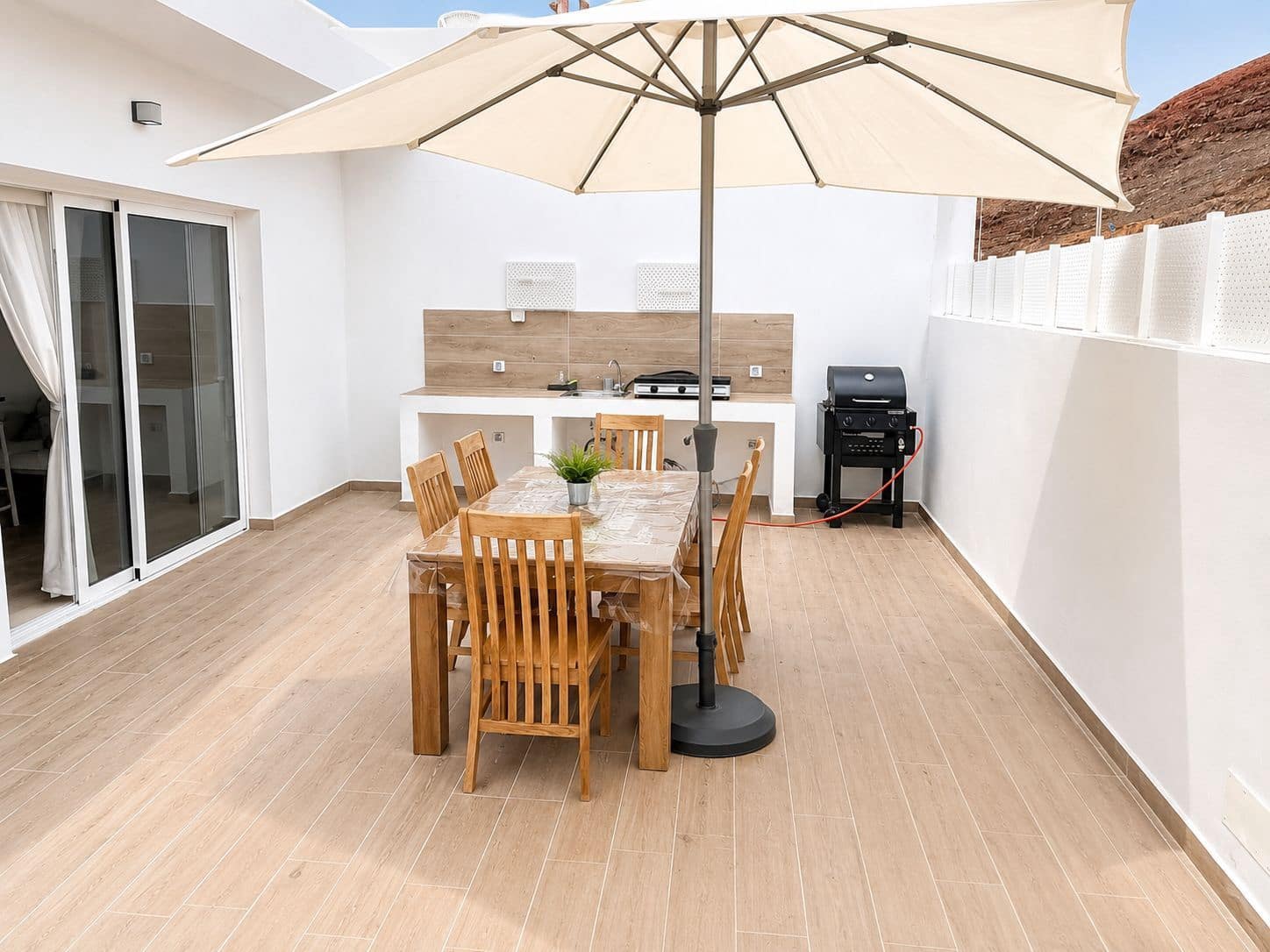 2 bedroom Townhouse for sale in Gran Tarajal with garage - € 350,000 (Ref: 9854927)