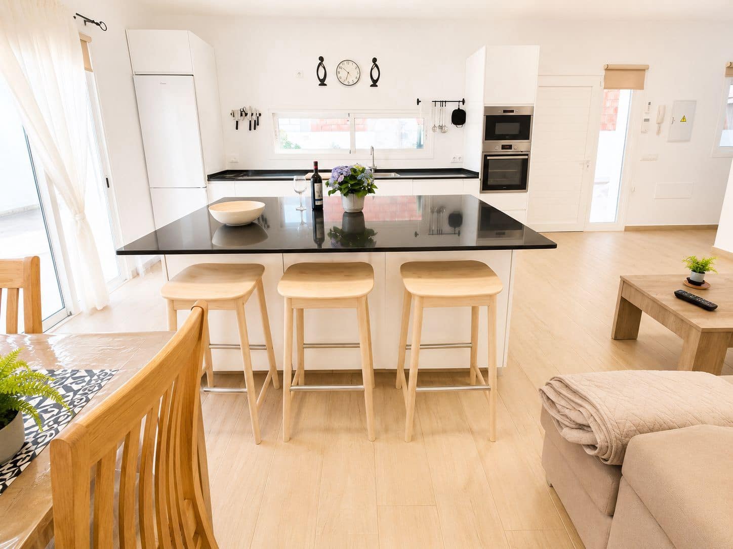 2 bedroom Townhouse for sale in Gran Tarajal with garage - € 350,000 (Ref: 9854927)