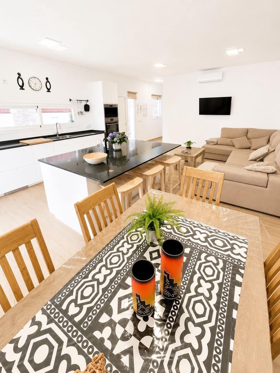 2 bedroom Townhouse for sale in Gran Tarajal with garage - € 350,000 (Ref: 9854927)