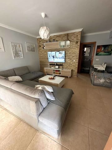 4 soverom Hus til salgs i El Matorral, Puerto del Rosario med garasje - € 295 000 (Ref: 9856337)