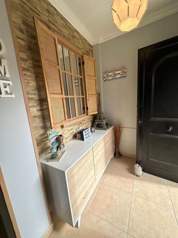 4 soverom Hus til salgs i El Matorral, Puerto del Rosario med garasje - € 295 000 (Ref: 9856337)
