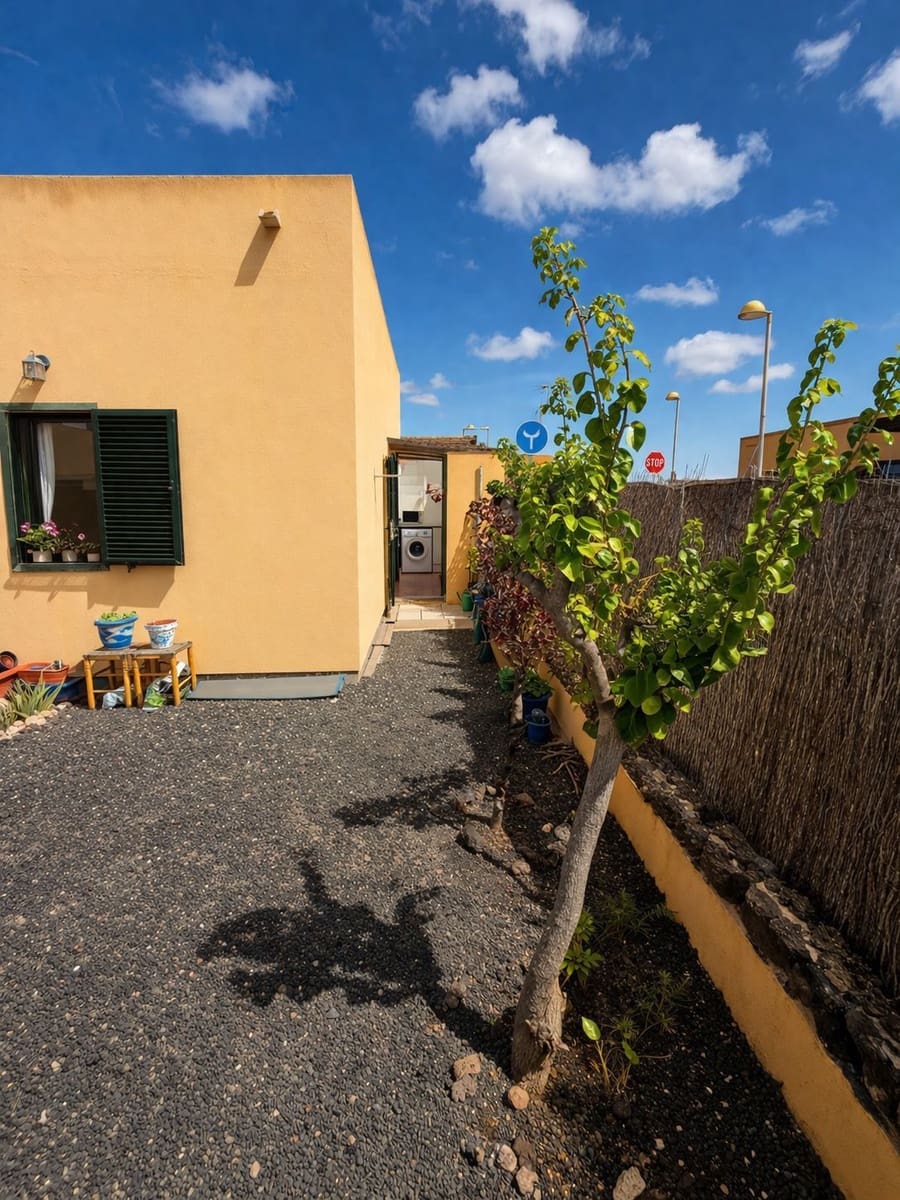 1 soveværelse Villa til salg i Corralejo med garage - € 240.000 (Ref: 9856338)