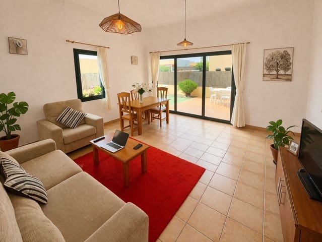1 soveværelse Villa til salg i Corralejo, La Oliva med garage - € 240.000 (Ref: 9856338)
