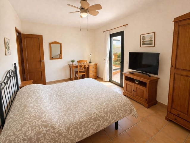 1 soveværelse Villa til salg i Corralejo, La Oliva med garage - € 240.000 (Ref: 9856338)
