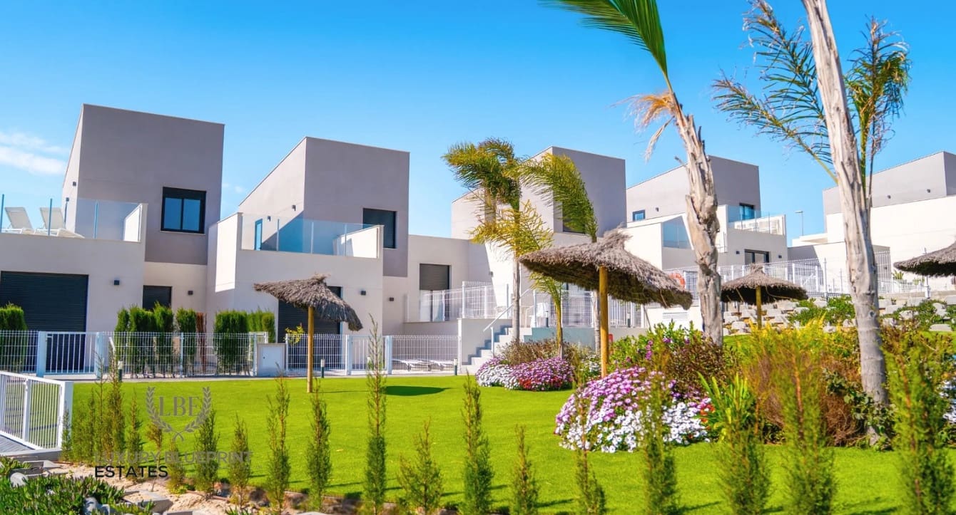 4 sypialnia Willa na sprzedaż w Miasto Murcja z basenem garażem - 434 000 € (Ref: 9534009)