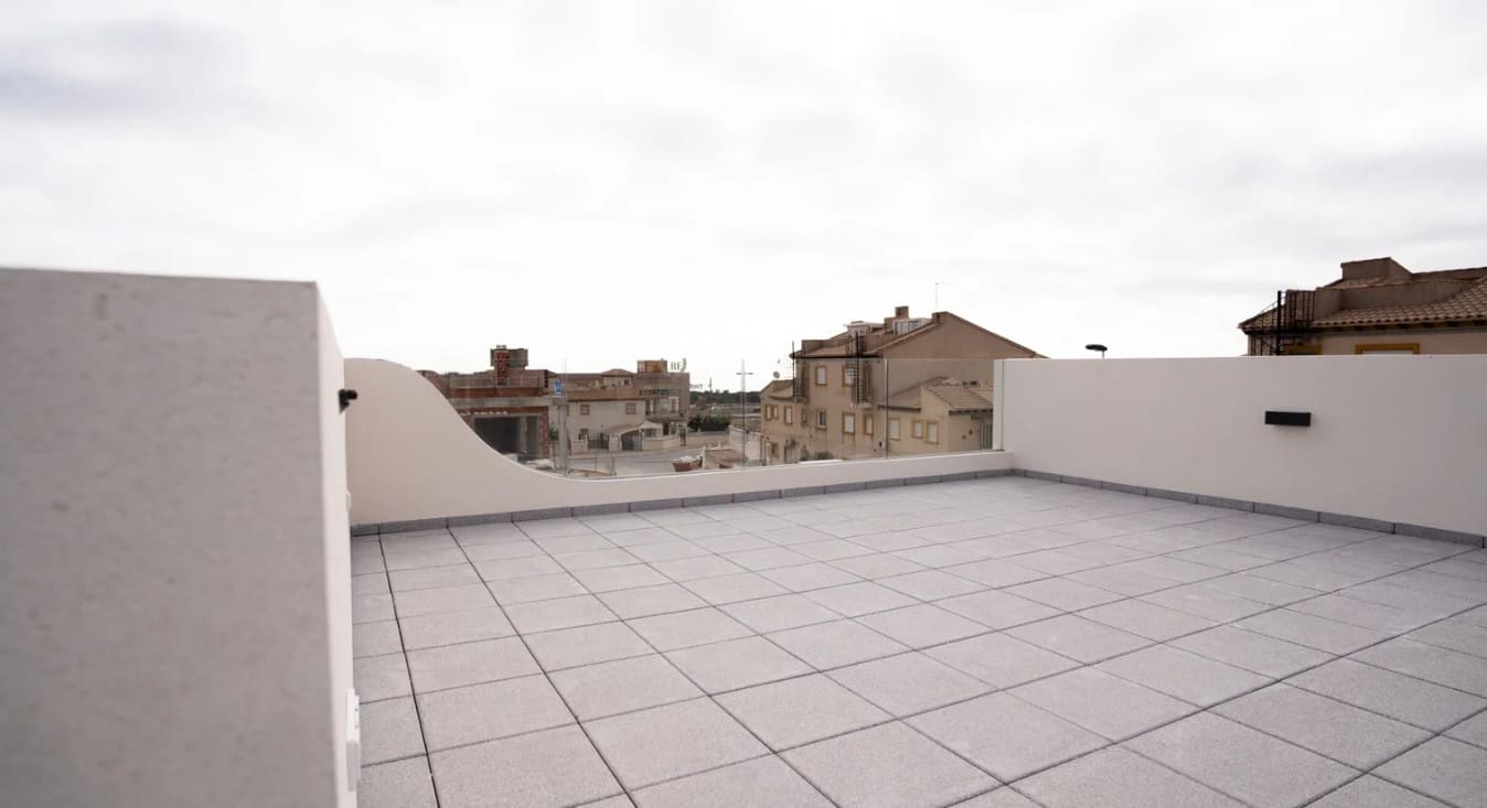 4 soverom Hus til salgs i Orihuela Costa med svømmebasseng garasje - € 400 000 (Ref: 9534354)