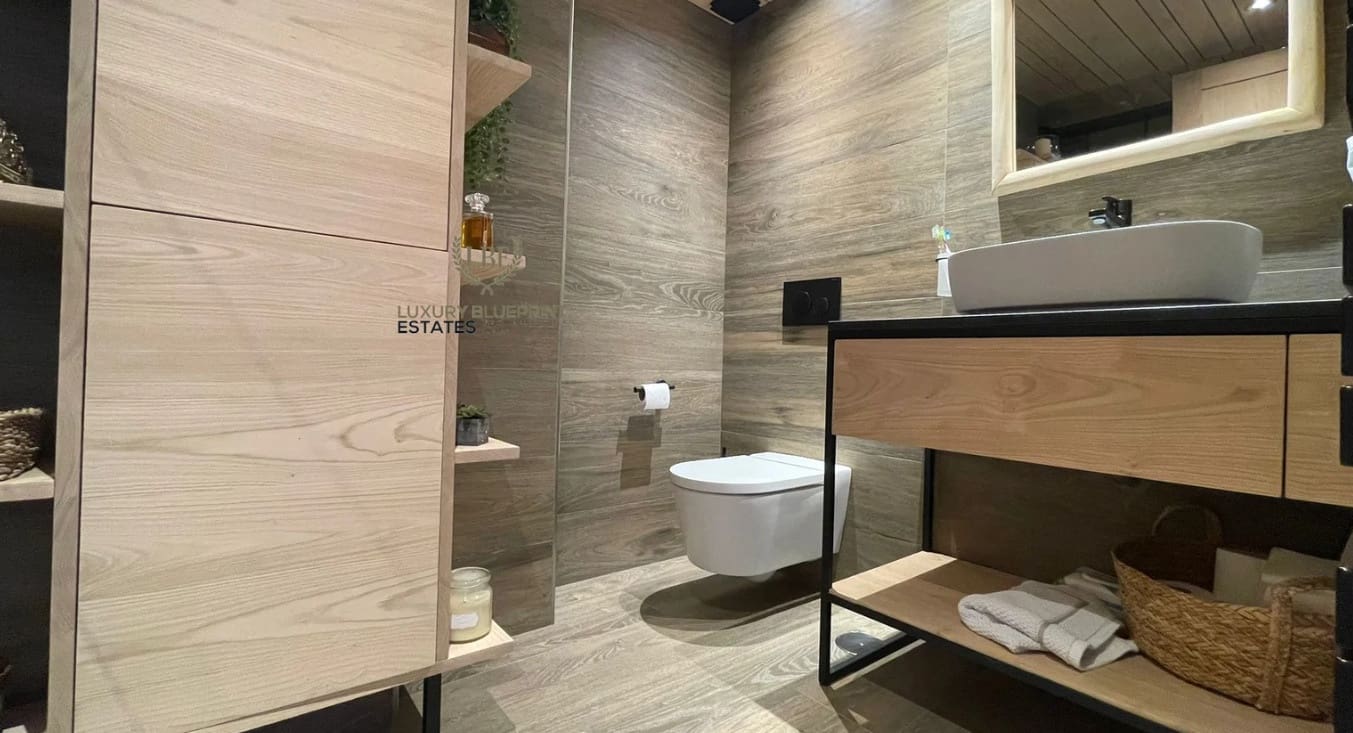 3 sypialnia Apartament na sprzedaż w Cala Flores z basenem garażem - 495 000 € (Ref: 9537357)