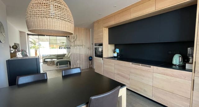 3 sypialnia Apartament na sprzedaż w Cala Flores, Kartagena z basenem garażem - 495 000 € (Ref: 9537357)