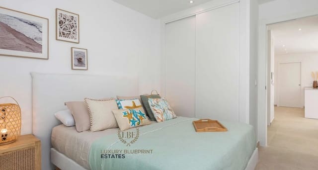 3 soveværelse Semi-Rækkehus til salg i Los Alcázares med garage - € 399.900 (Ref: 9537397)