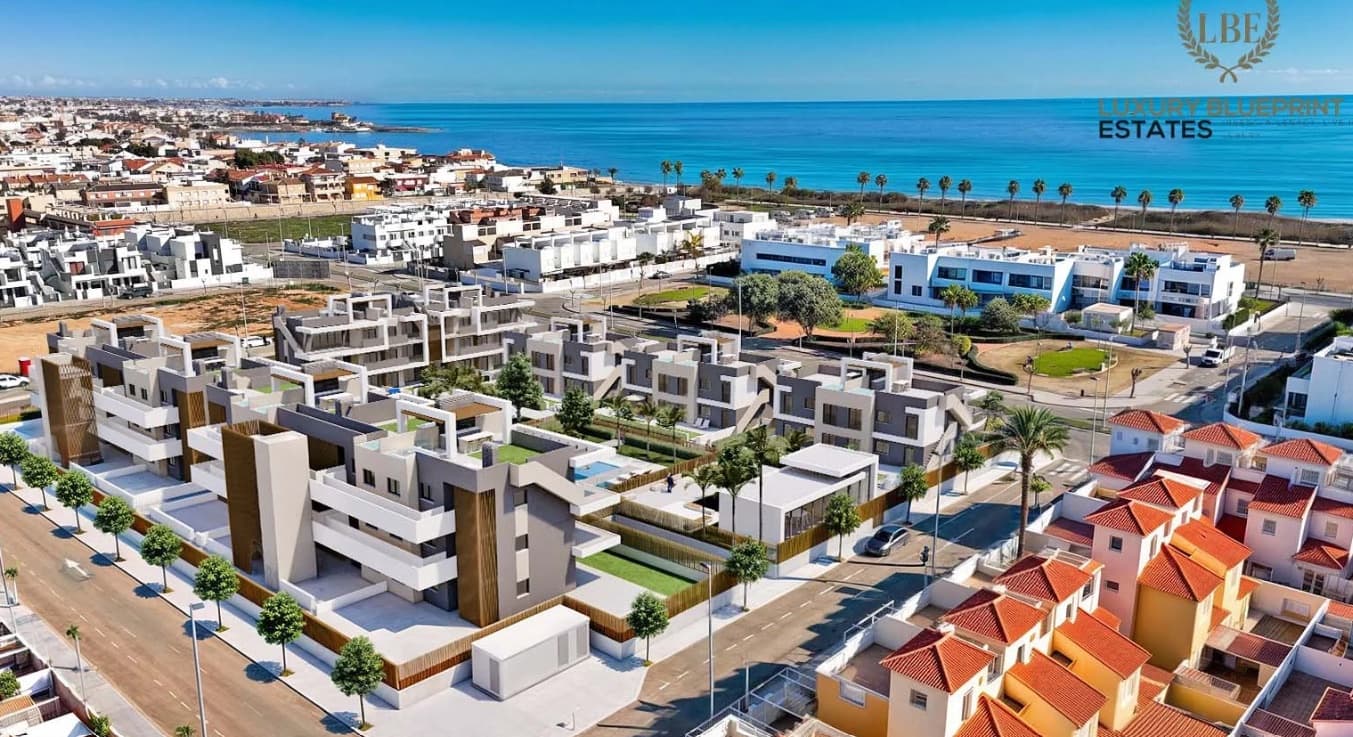 4 sovrum Takvåning till salu i Pilar de la Horadada med pool garage - 429 900 € (Ref: 9566705)