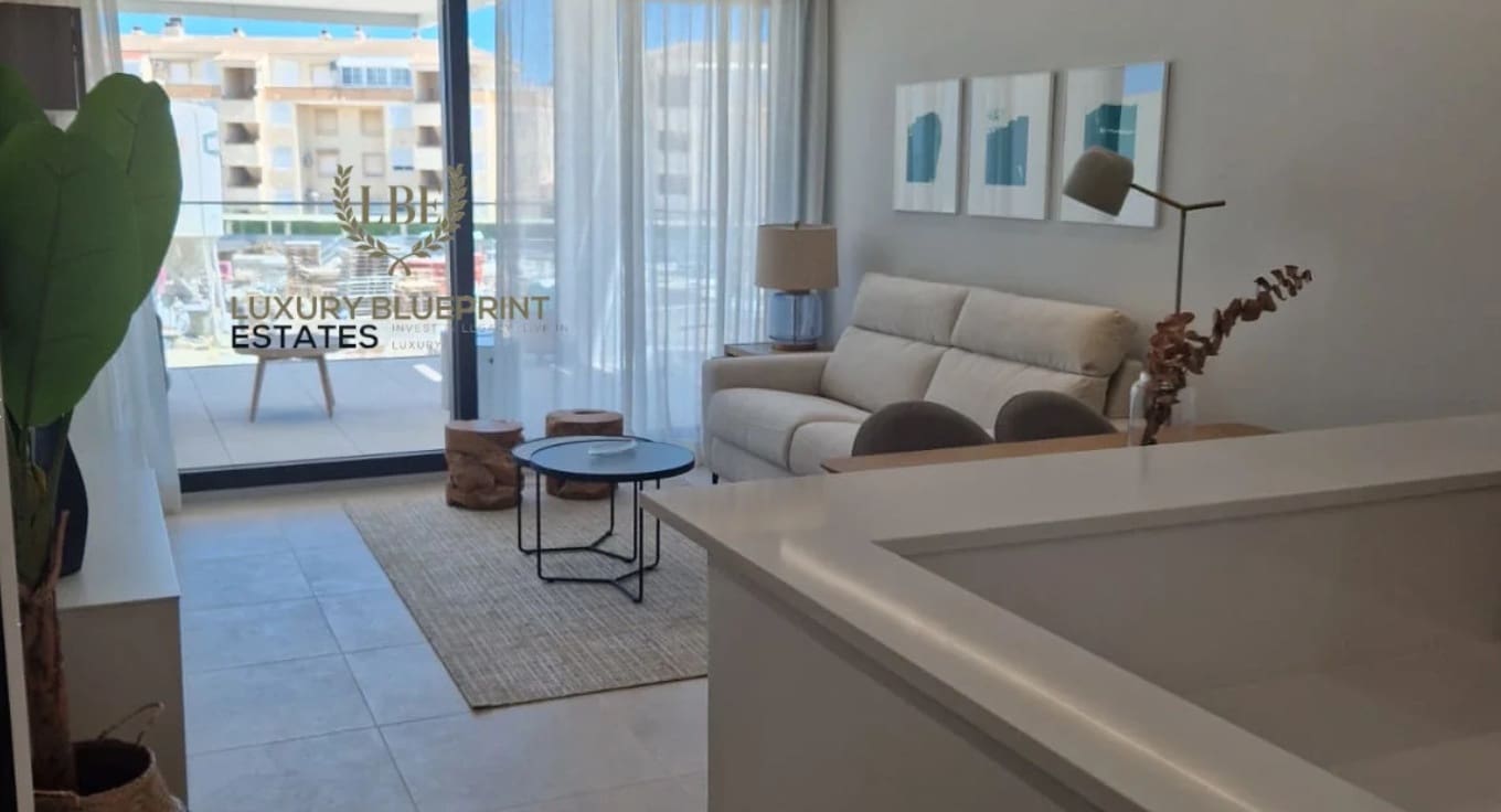3 bedroom Apartment for sale in Denia with pool garage - € 355,000 (Ref: 9566732)