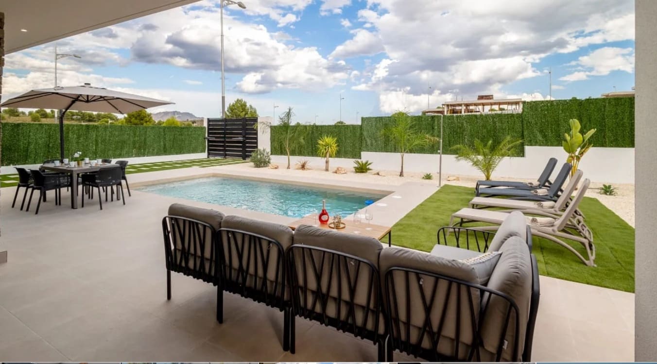 3 soverom Villa til salgs i Calasparra med svømmebasseng garasje - € 325 000 (Ref: 9570044)