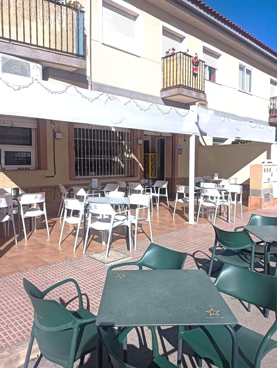 Bedrijf te koop in San Cayetano met garage - € 55.000 (Ref: 9599983)