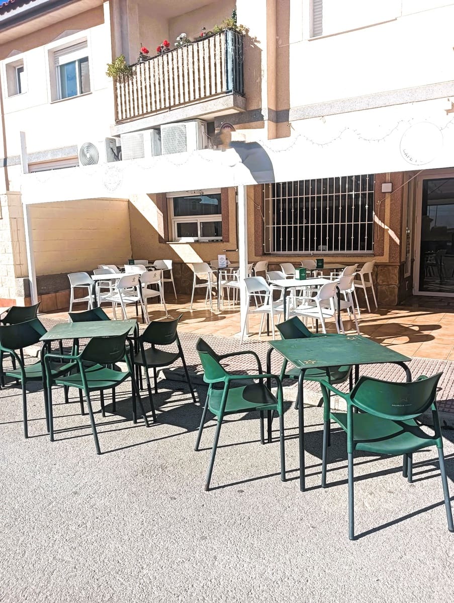 Bedrijf te koop in San Cayetano met garage - € 55.000 (Ref: 9599983)