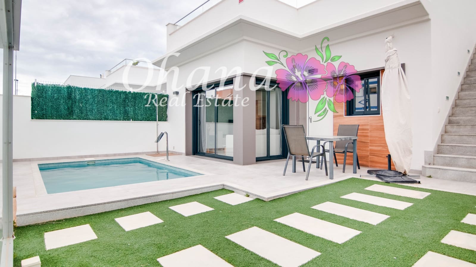 2 makuuhuone Huvila myytävänä paikassa Roda mukana uima-altaan 
autotalli - 339 500 € (Ref: 9600039)