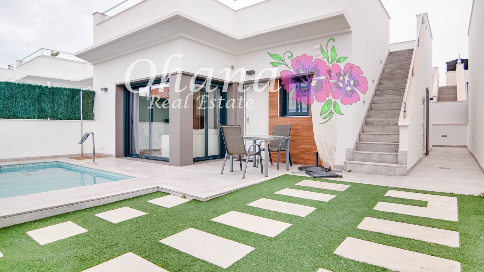 2 makuuhuone Huvila myytävänä paikassa Roda mukana uima-altaan 
autotalli - 339 500 € (Ref: 9600039)