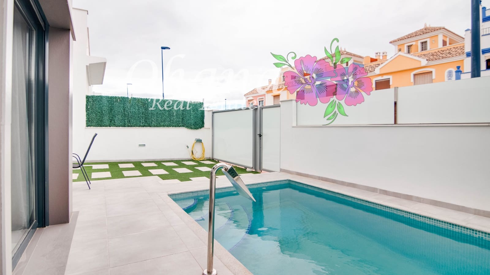 2 makuuhuone Huvila myytävänä paikassa Roda mukana uima-altaan 
autotalli - 339 500 € (Ref: 9600039)