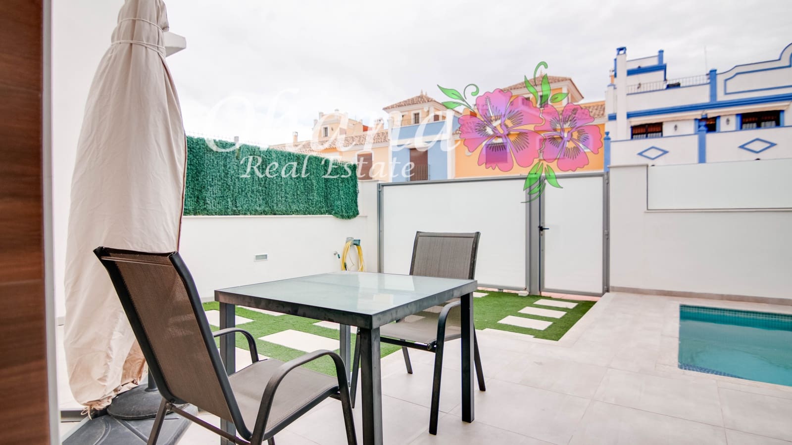 2 makuuhuone Huvila myytävänä paikassa Roda mukana uima-altaan 
autotalli - 339 500 € (Ref: 9600039)