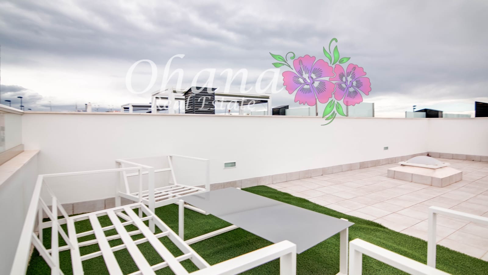 2 makuuhuone Huvila myytävänä paikassa Roda mukana uima-altaan 
autotalli - 339 500 € (Ref: 9600039)