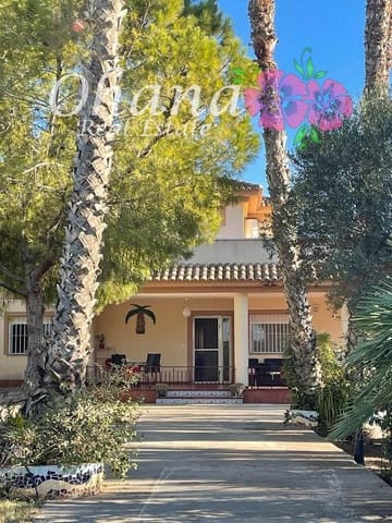 6 makuuhuone Maalaistalo myytävänä paikassa Centro, Los Alcázares mukana uima-altaan 
autotalli - 498 000 € (Ref: 9604468)