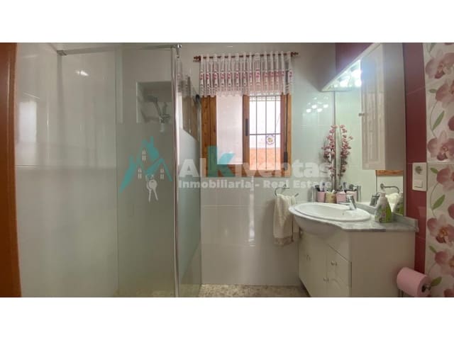 7 slaapkamer Huis te koop in Málaga stad met garage - € 650.000 (Ref: 9626244)