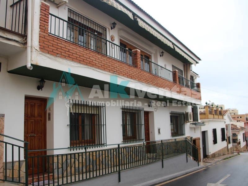 7 slaapkamer Huis te koop in Malaga stad met garage - € 650.000 (Ref: 9626244)