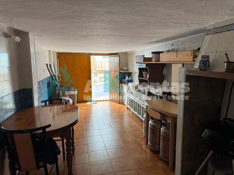 7 slaapkamer Huis te koop in Malaga stad met garage - € 650.000 (Ref: 9626244)