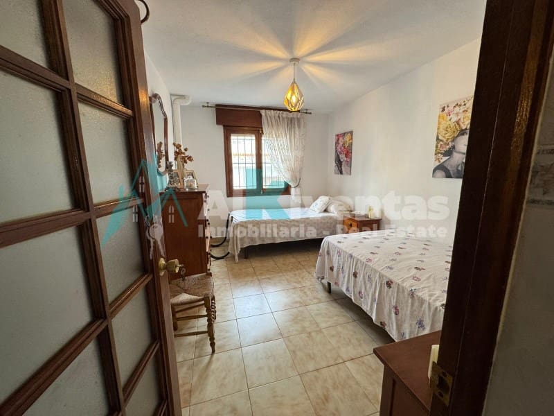 7 slaapkamer Huis te koop in Malaga stad met garage - € 650.000 (Ref: 9626244)