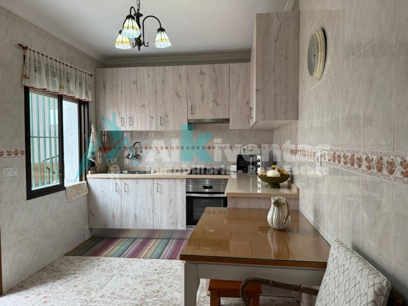 7 slaapkamer Huis te koop in Malaga stad met garage - € 650.000 (Ref: 9626244)