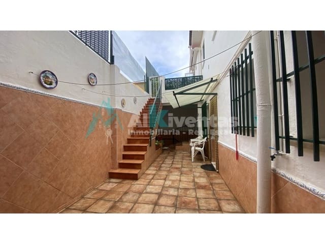 7 slaapkamer Huis te koop in Málaga stad met garage - € 650.000 (Ref: 9626244)