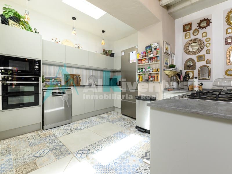 5 sovrum Villa till salu i Monda - 490 000 € (Ref: 9627528)