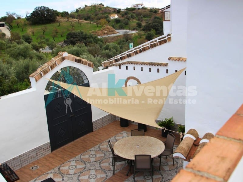 5 sovrum Villa till salu i Monda - 1 190 000 € (Ref: 9627529)