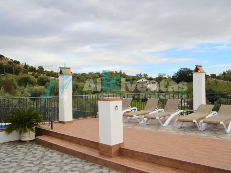 5 sovrum Villa till salu i Monda - 1 190 000 € (Ref: 9627529)