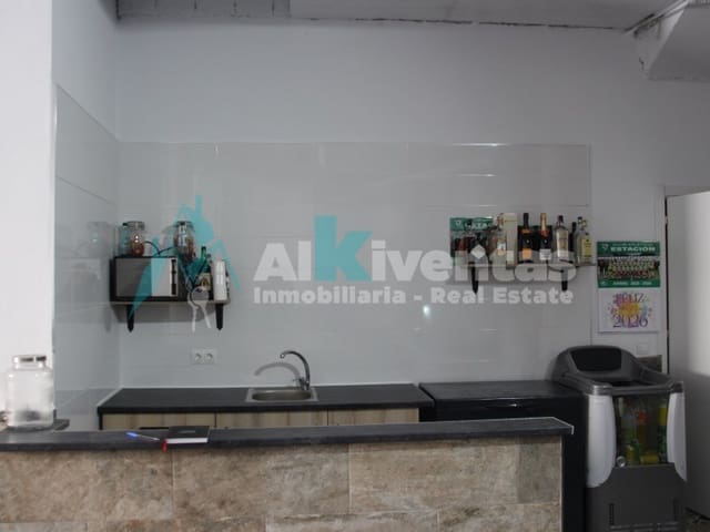 3 makuuhuone Huvila myytävänä paikassa Pizarra mukana 
autotalli - 629 000 € (Ref: 9627531)