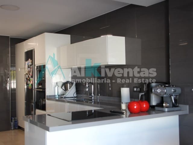 3 makuuhuone Huvila myytävänä paikassa Pizarra mukana 
autotalli - 629 000 € (Ref: 9627531)