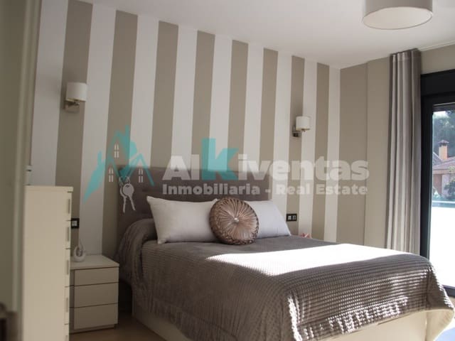 3 makuuhuone Huvila myytävänä paikassa Pizarra mukana 
autotalli - 629 000 € (Ref: 9627531)