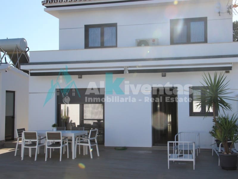 3 makuuhuone Huvila myytävänä paikassa Pizarra mukana 
autotalli - 629 000 € (Ref: 9627531)