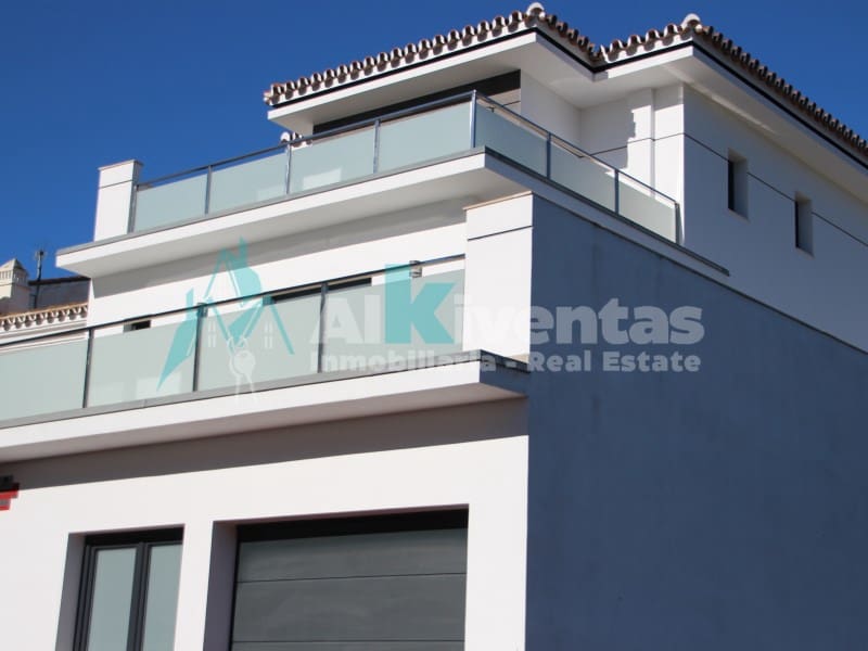 3 makuuhuone Huvila myytävänä paikassa Pizarra mukana 
autotalli - 629 000 € (Ref: 9627531)