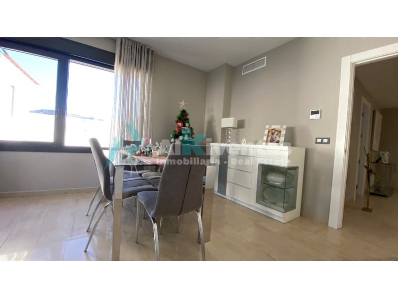 3 makuuhuone Huvila myytävänä paikassa Pizarra mukana 
autotalli - 629 000 € (Ref: 9627531)