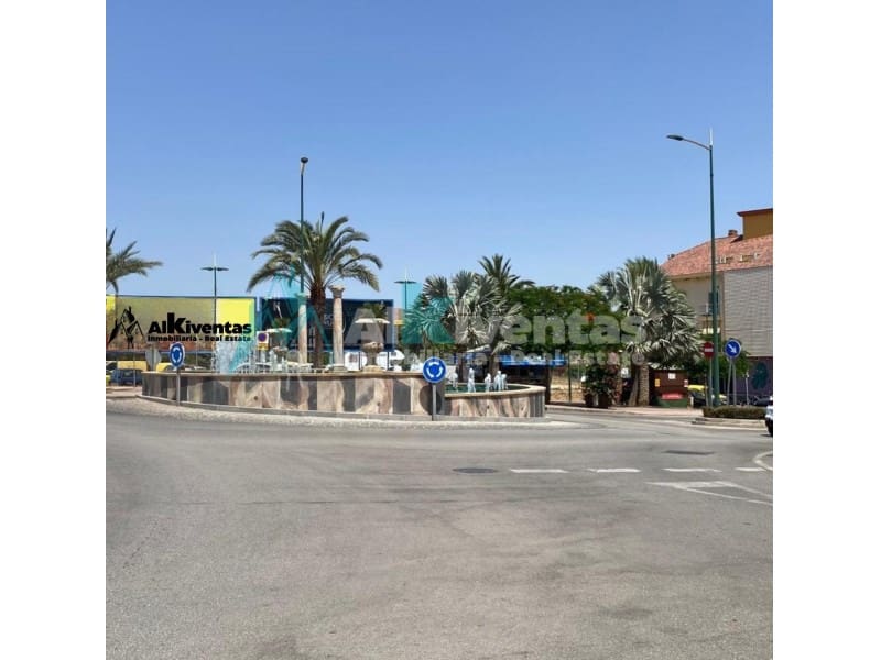 Local Comercial en Alhaurín de la Torre en venta - 557.000 € (Ref: 9627533)