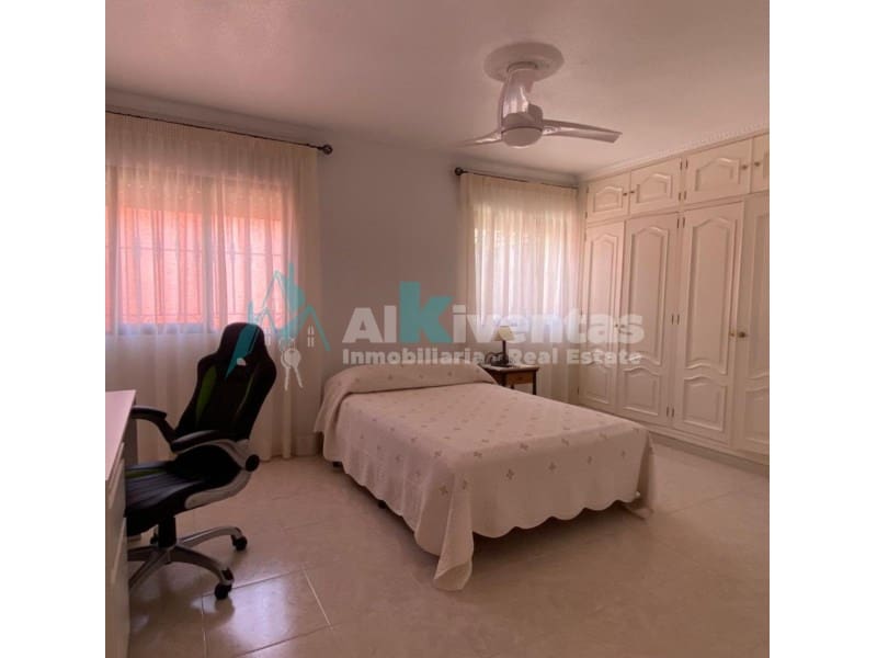 Local Comercial en Alhaurín de la Torre en venta - 557.000 € (Ref: 9627533)