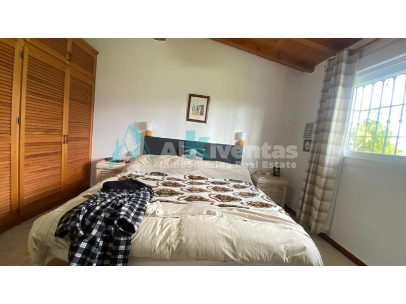 3 bedroom Villa for sale in Alhaurin el Grande with garage - € 437,000 (Ref: 9721493)